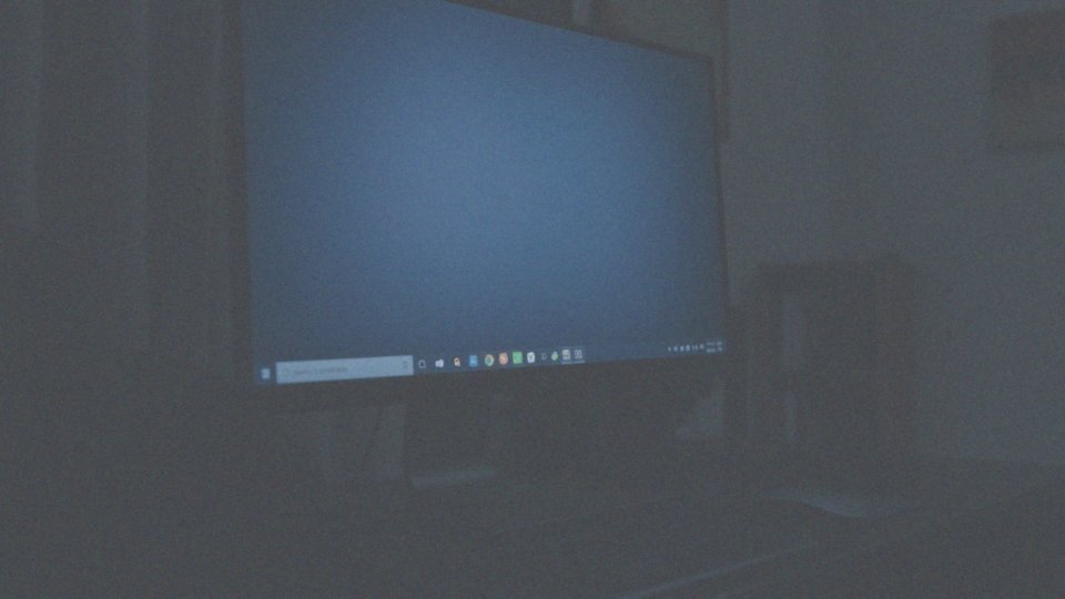 Jak przywrócić pasek zadań, gdy jest ukryty?
