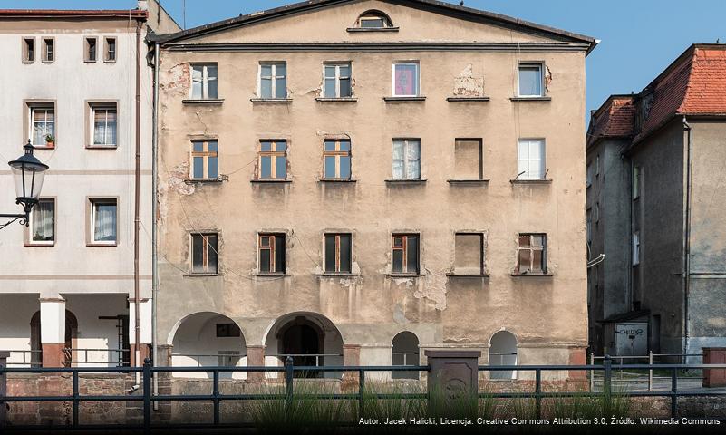 Dom tkaczy przy ul. Nadrzecznej 1 w Nowej Rudzie