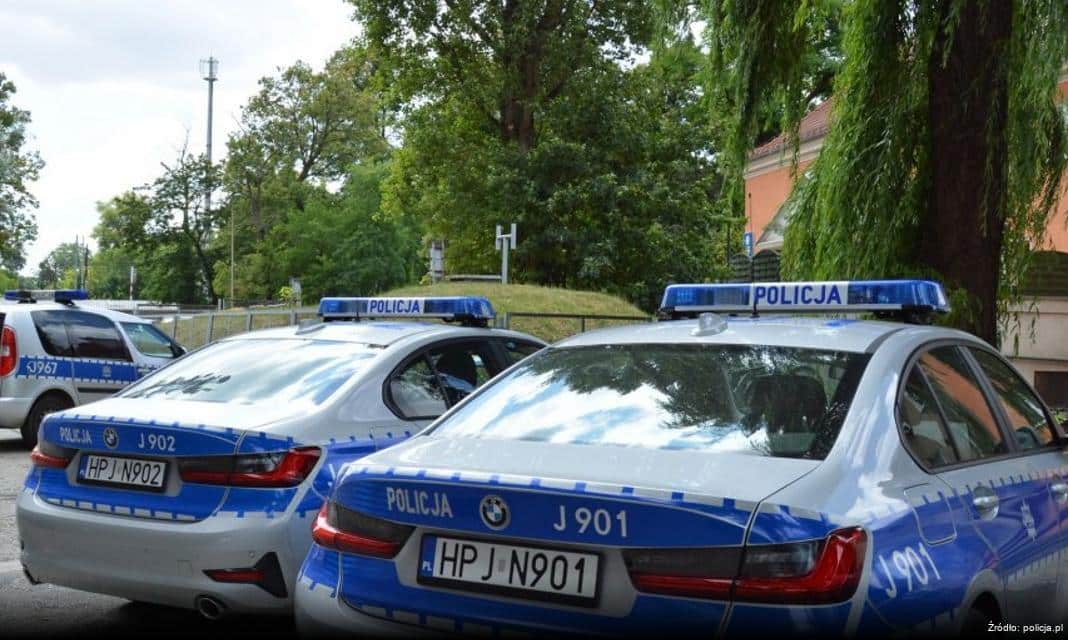 Policjanci z Kłodzka uratowali kobietę przed wychłodzeniem